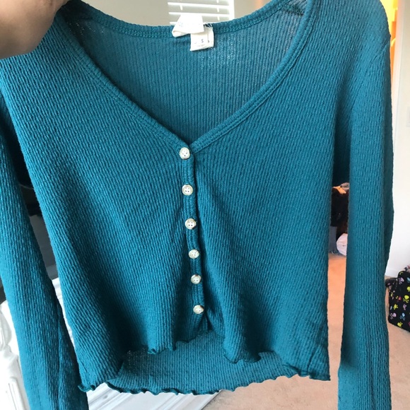 Blueish-Green Long sleeve button up crop top - Picture 2 of 2